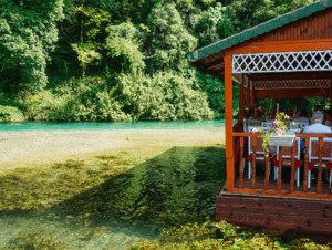 Syri i Kaltër Sarandë – Mrekullia Natyrore e Jugut të Shqipërisë